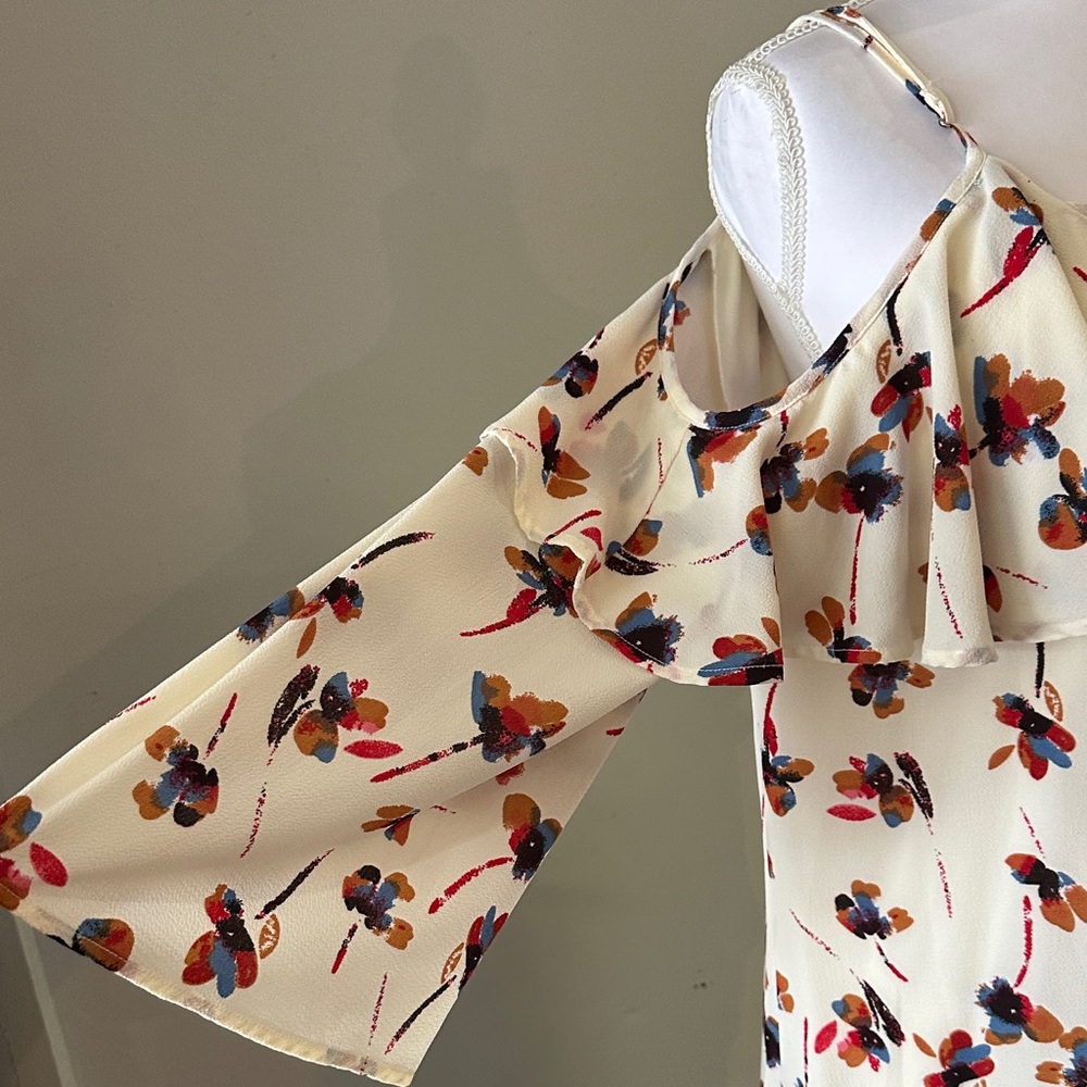 Entro Cream Floral Dress - Picture 2 of 6